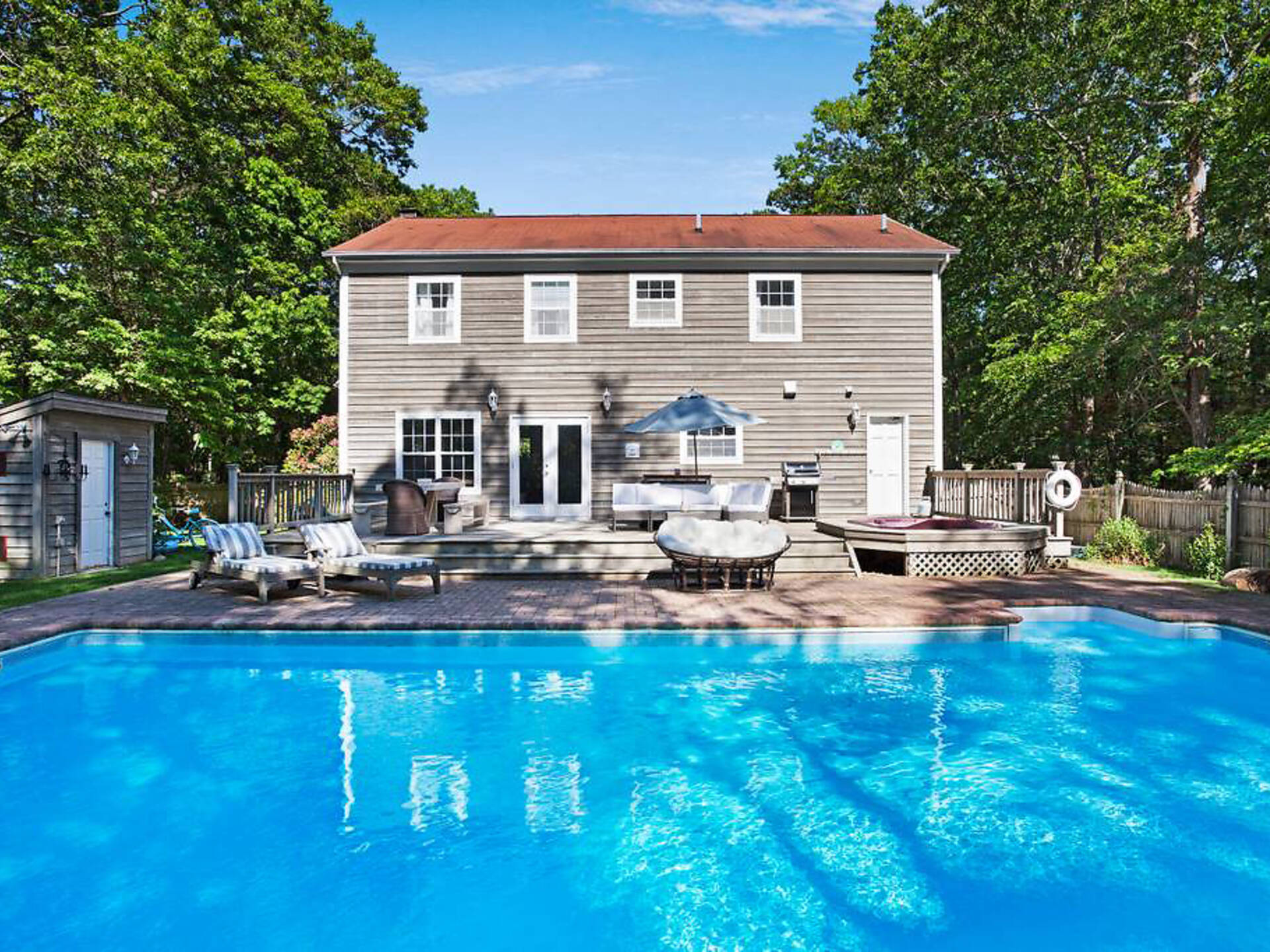 11 Best Airbnbs To Rent In The Hamptons | Best Places To Stay 2024