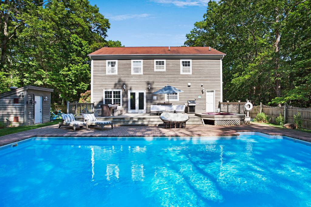 17 Best Hamptons Airbnb Rentals for Summer Beach Getaways
