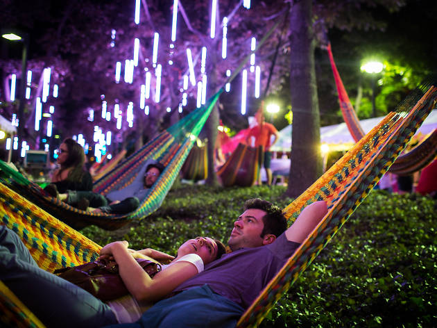 Spruce Street Harbor Park Enjoy hammocks, beer gardens and tons of food stalls at Spruce Street Harbor Park.
