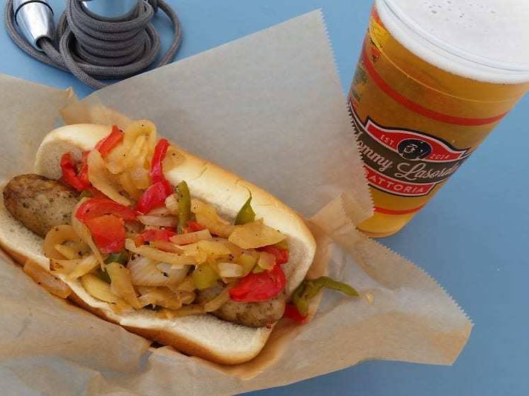 Get your hot dogs (and much more) here. A guide to eating at Dodger Stadium  - Los Angeles Times