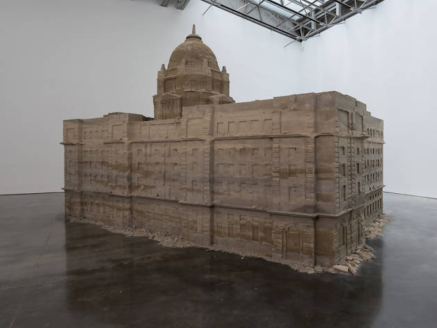 A 20-ton “sand castle” has taken over a Chelsea art gallery A 20-ton “sand castle” has taken over a Chelsea art gallery
