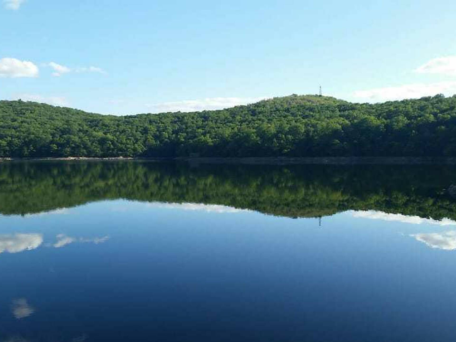 22 Best Hikes Near NYC For Scenic Trails