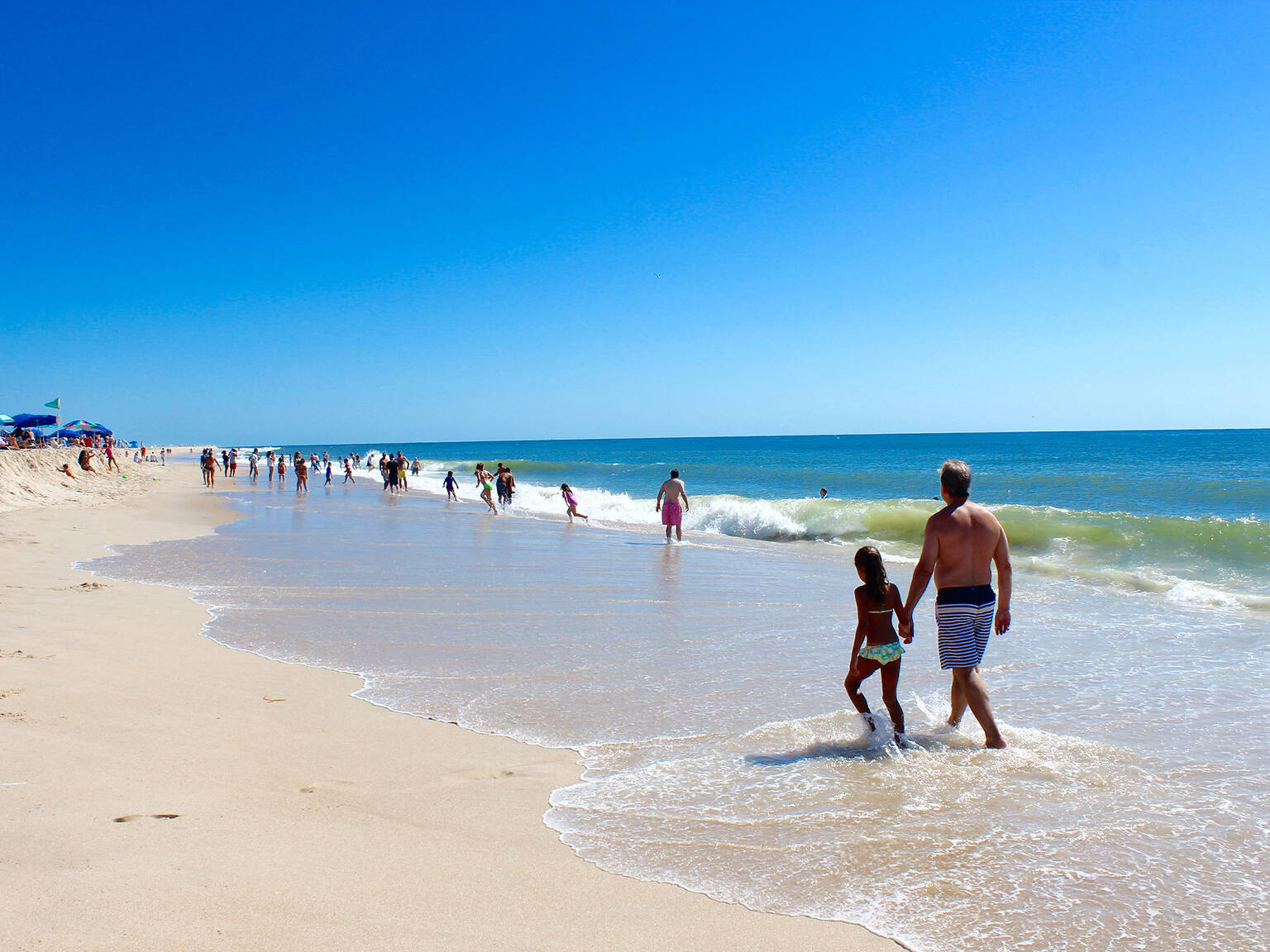 17 Best Beaches Near NYC To Visit Now For Fun In The Sun