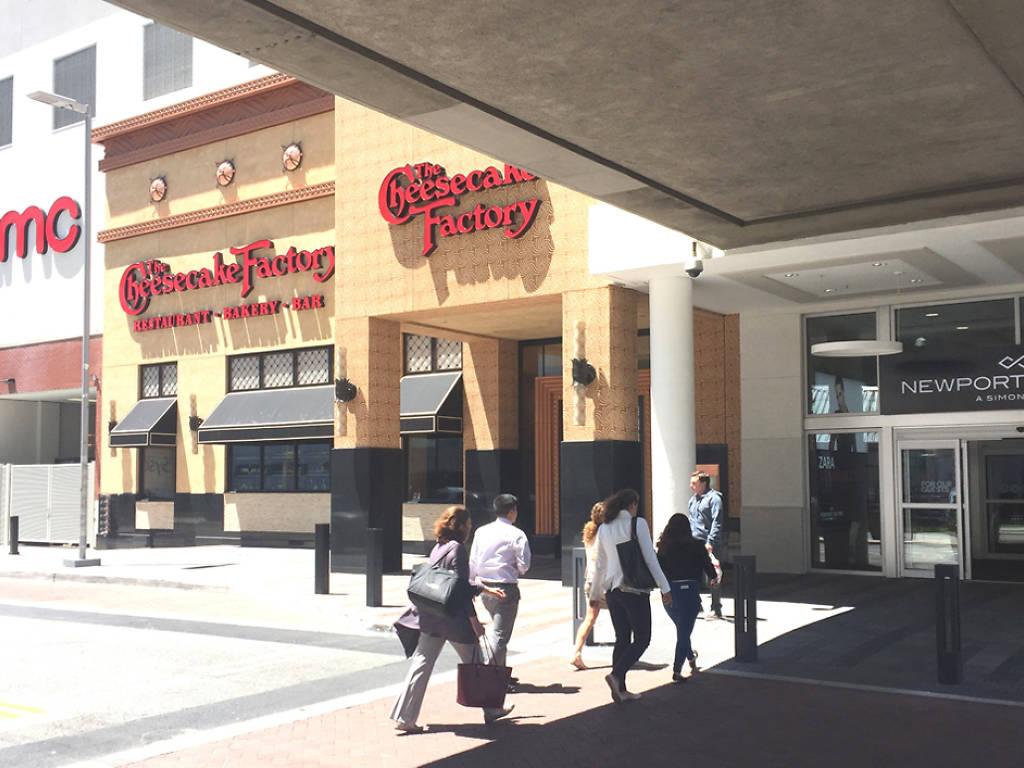 Outlets Near New York 13 of the Best For Shopping, Entertainment and More