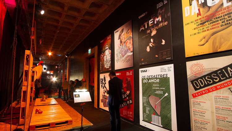 See a permanent scenography exhibition