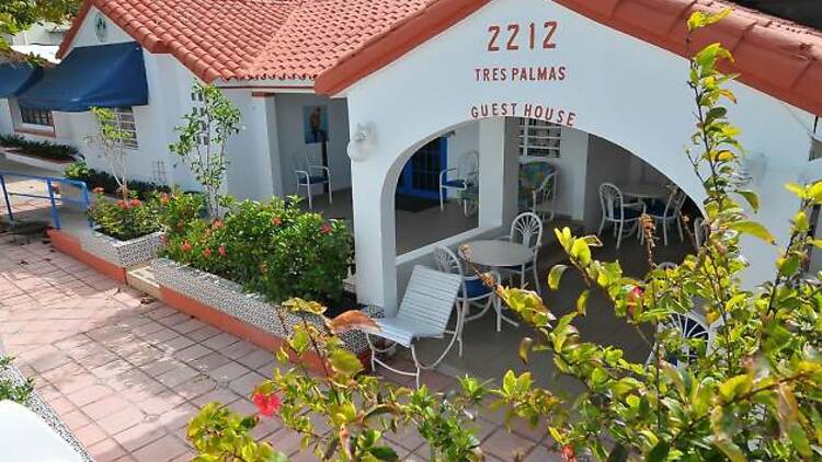 Tres Palmas Inn