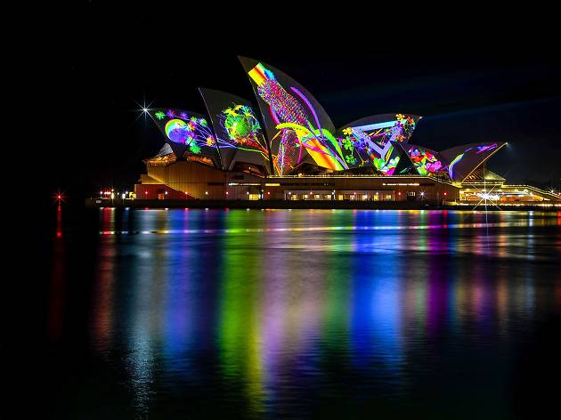 Lighting of the Sails: Metamathemagical. Artist: Jonathan Zawada. Vivid Sydney 2018. Lighting of the Sails: Metamathemagical. Artist: Jonathan Zawada. Vivid Sydney 2018.
