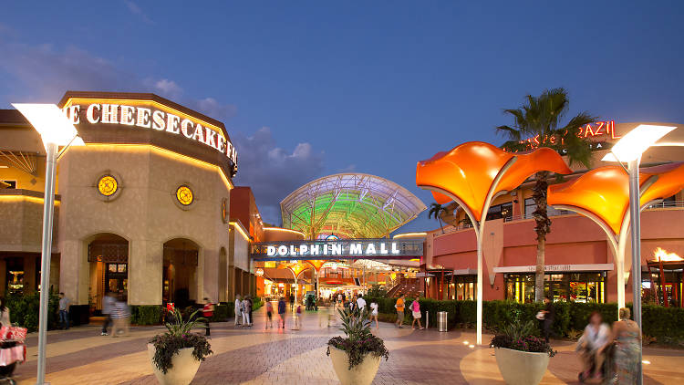 Cordelia caja de cartón solapa Guía de Miami Outlet Malls para Ofertas de Diseñador