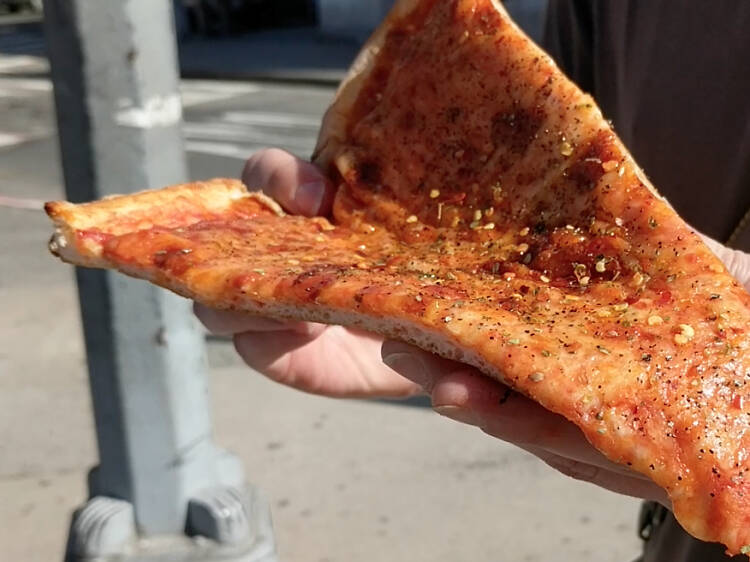 The great NYC pizza debate: To fold or not to fold