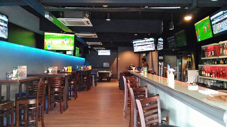 Hattrick Sportsbar and Burgers