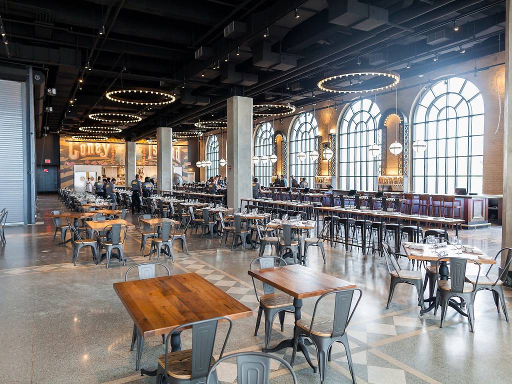 14 Best Bars and Restaurants in Coney Island For Summer Fun