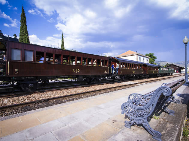 Douro Da Régua ao Tua, o comboio histórico percorre as margens do Douro
