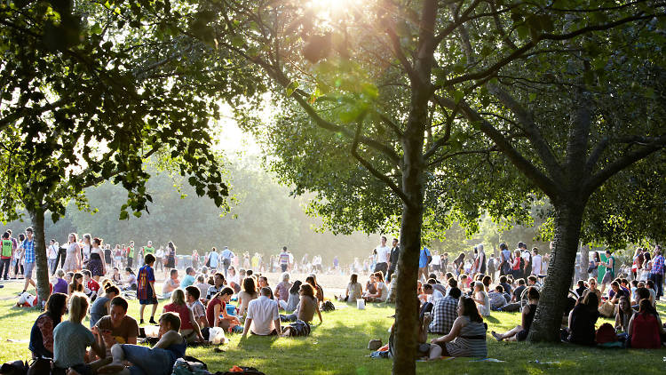Do not reuse. Alamy pic of Hyde Park for Schweppes campaign.