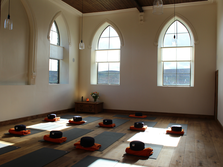 13 Best UK Yoga Retreats And Wellbeing Escapes to Book Now