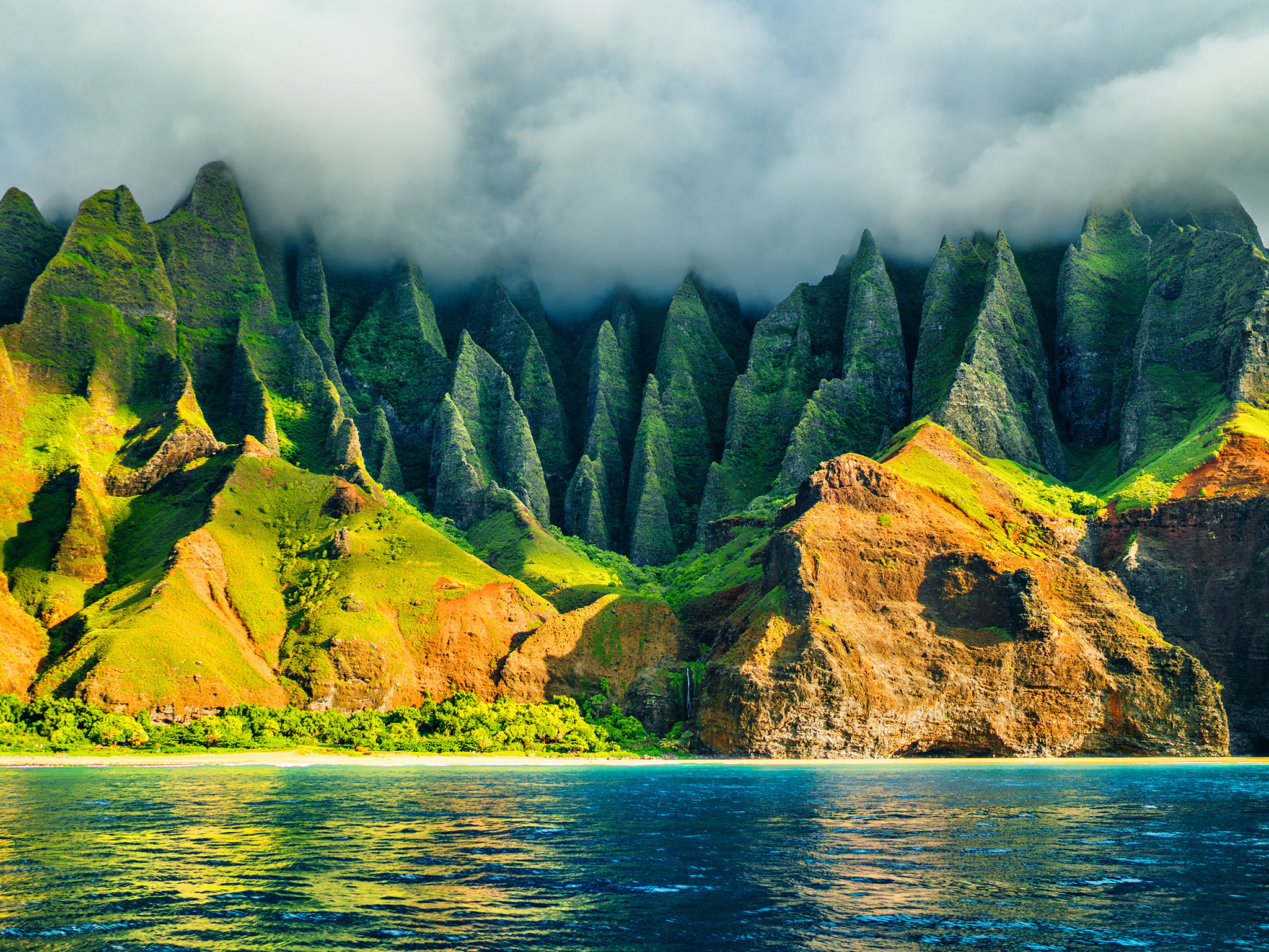 places to visit besides hawaii
