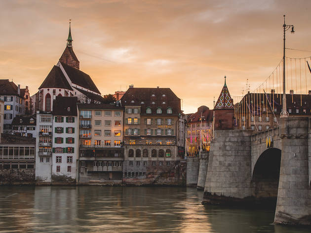 Switzerland Winter Basel, Mittlere Bruecke