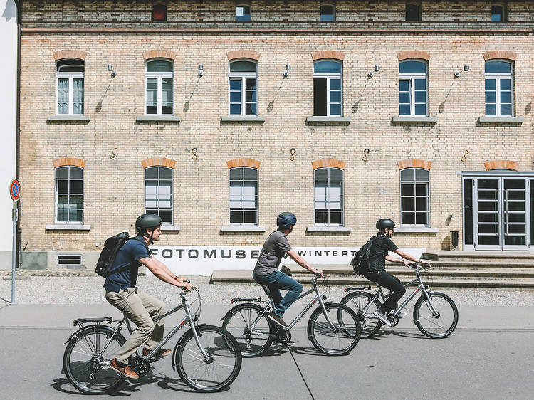 Découvrir la ville à vélo en empruntant les 175 kilomètres de pistes cyclables