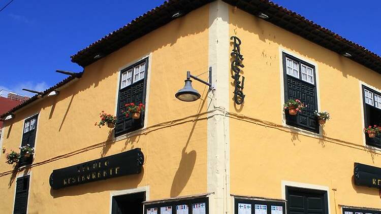 Dine like a local at Restaurante Regulo