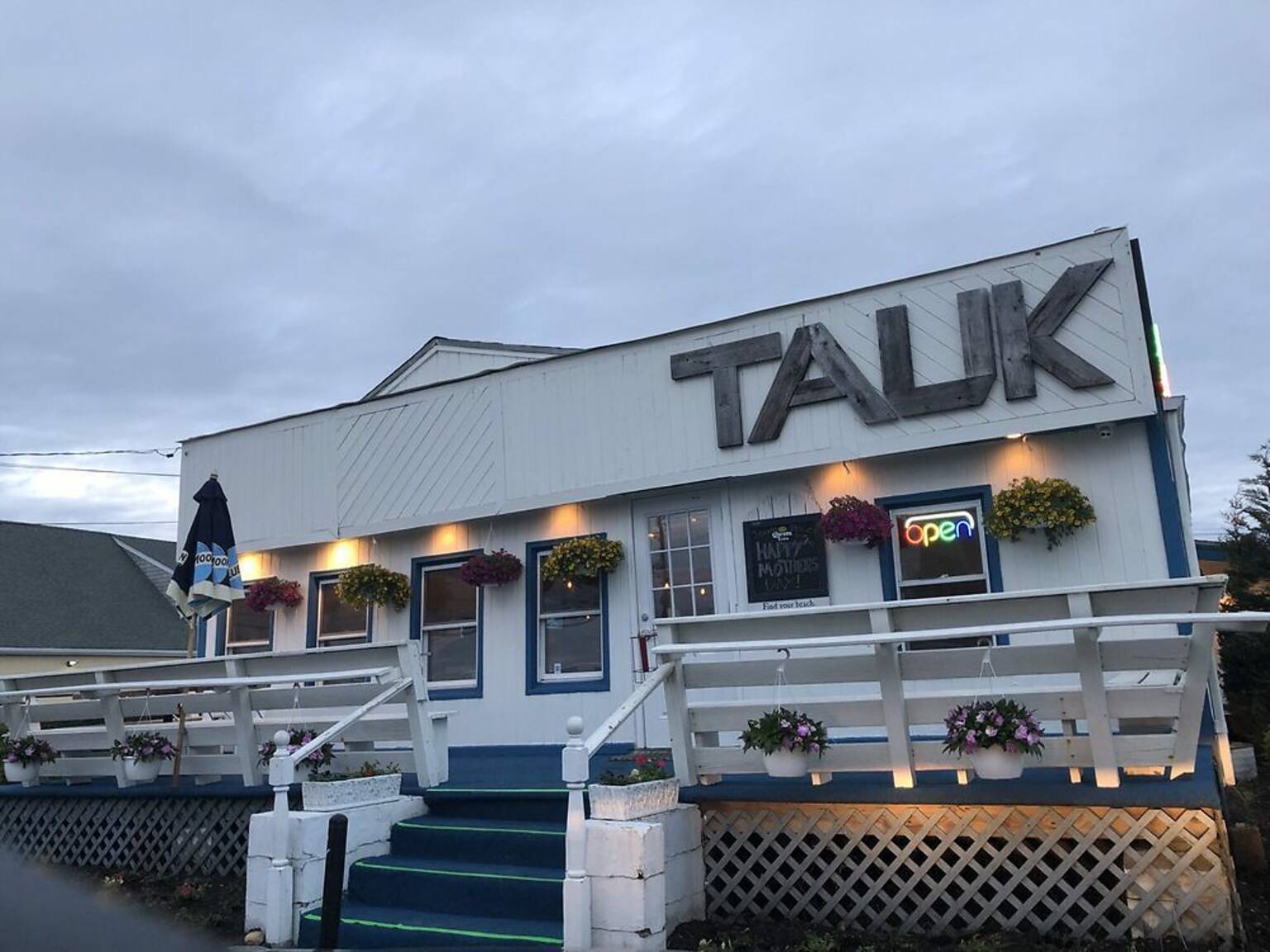 16 Best Montauk Restaurants to Try in the Hamptons