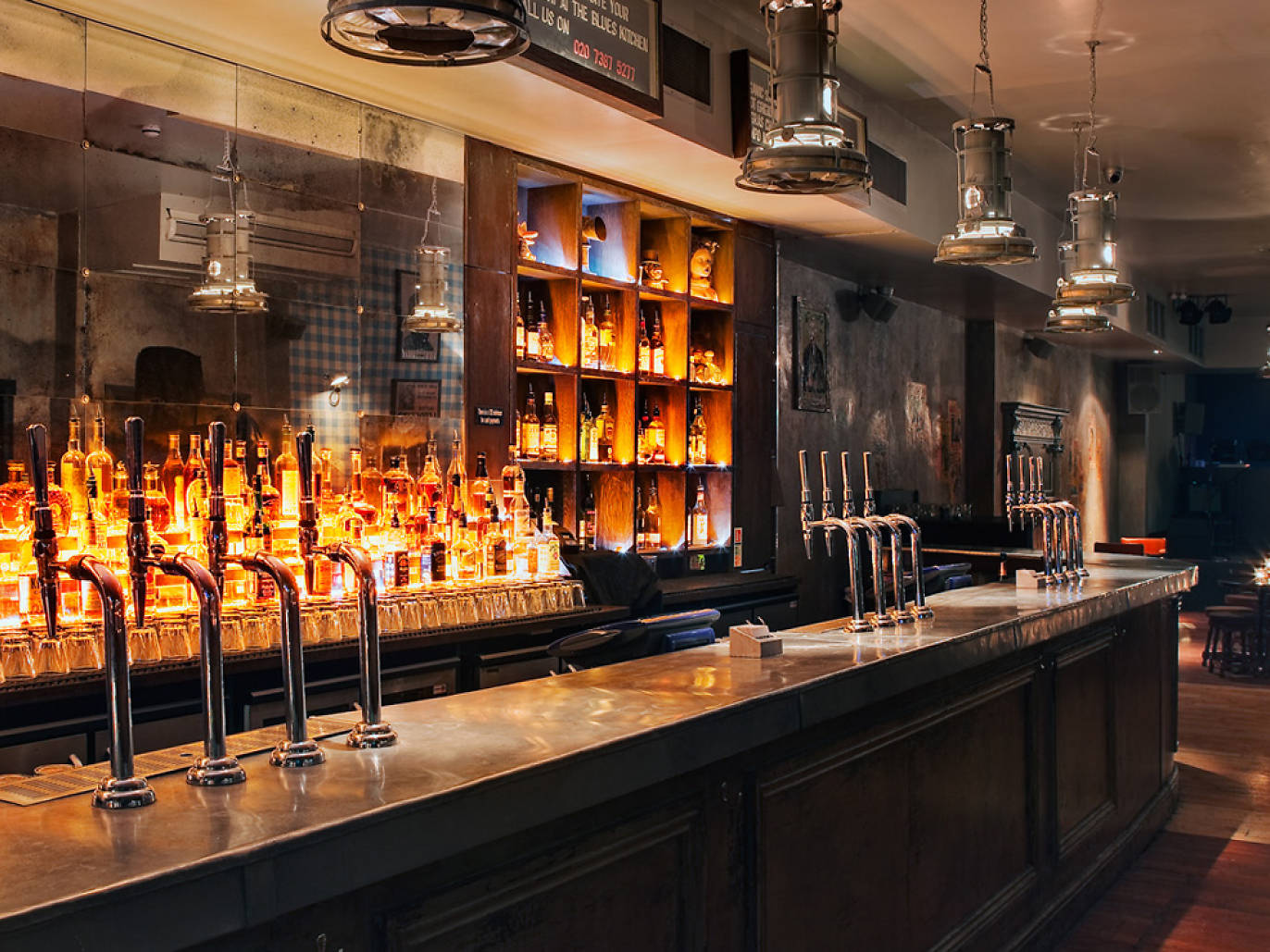 38 Best Latenight Bars, Clubs And Pubs In London For Drinking After
