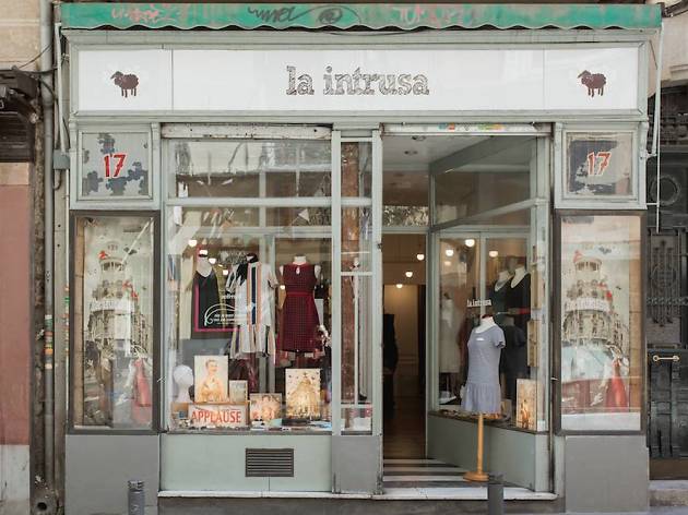 La Intrusa La Intrusa