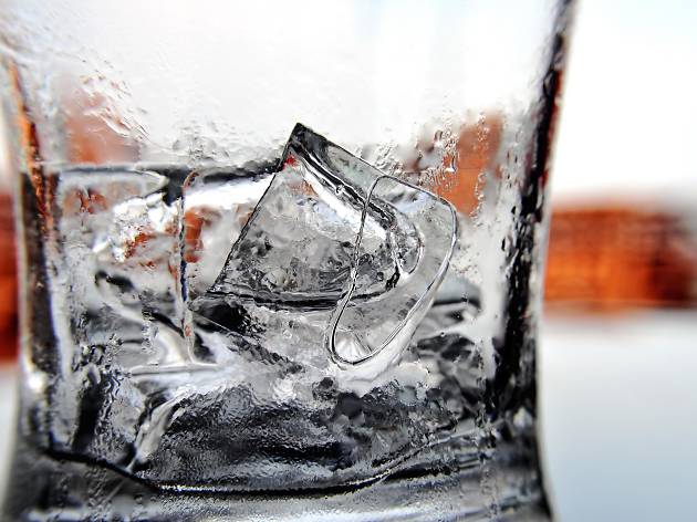 Ice in glass, for Schweppes campaign Ice in glass, for Schweppes campaign