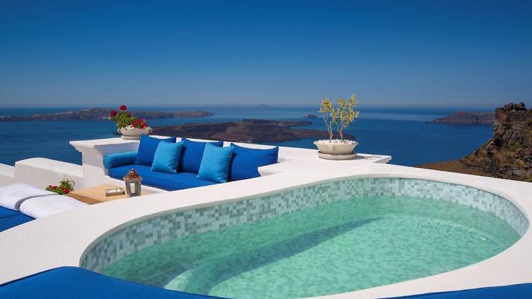 The 11 best hotels in Santorini