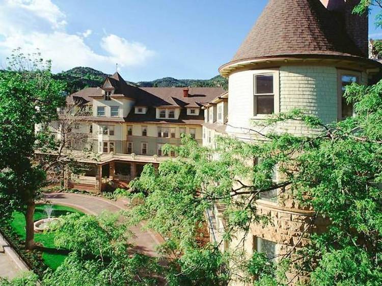 The Cliff House at Pikes Peak