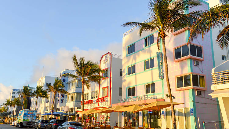 Must-Explore Streets in South Beach Miami: A Travel Guide