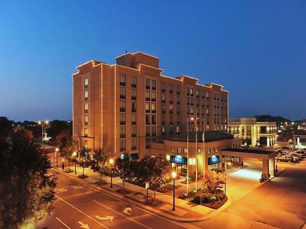 12 Amazing Hotels in Virginia Beach for a Relaxing Retreat