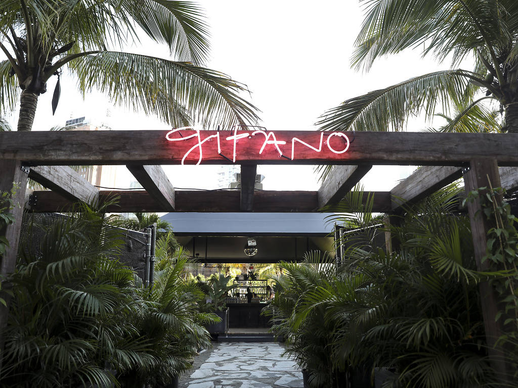 17 Best Tiki Bars in NYC to Visit This Summer