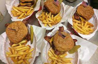 Fatty's Bar & Diner | Restaurants in Din Daeng, Bangkok