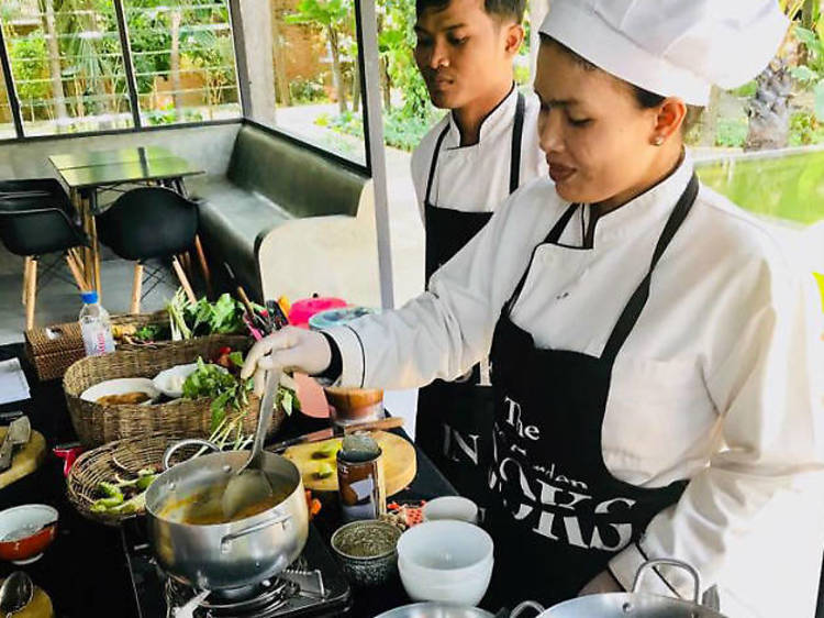 Cooks in Tuk Tuks