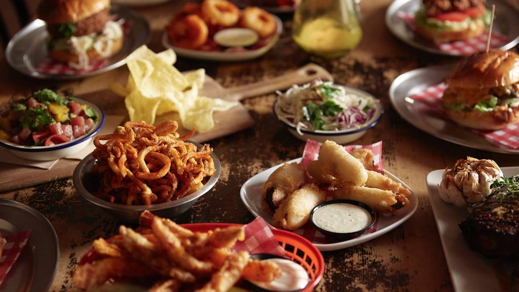 Stitch Diners Stitch Bar serves up New York-diner-inspired dishes and late-night eats