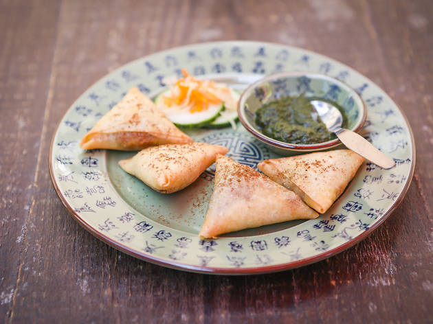 Chamuças vegetarianas com chutney de coentros e hortelã do Boa-Bao Chamuças vegetarianas com chutney de coentros e hortelã do Boa-Bao