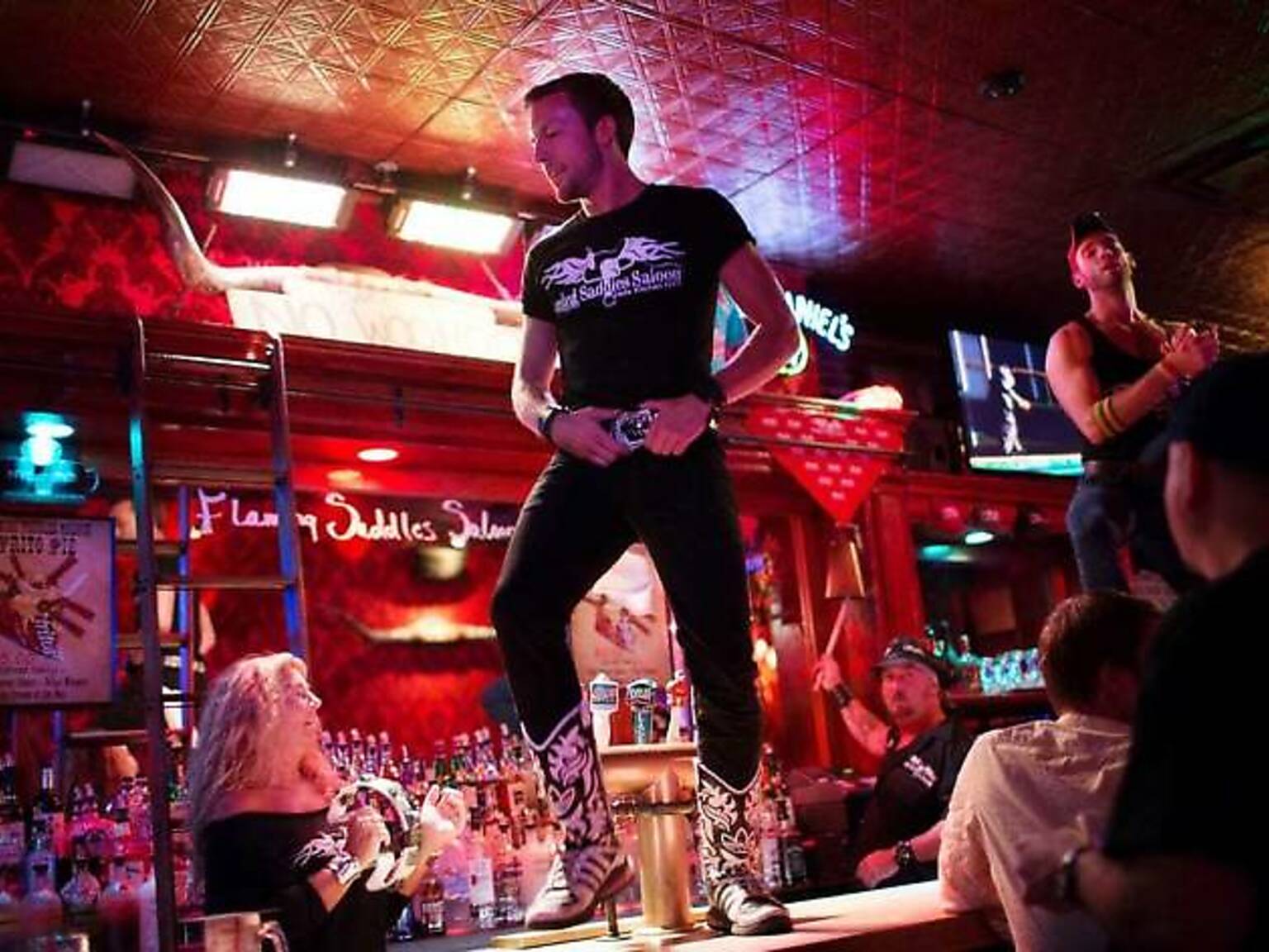 10 of the Best Bars in Hell's Kitchen to Visit