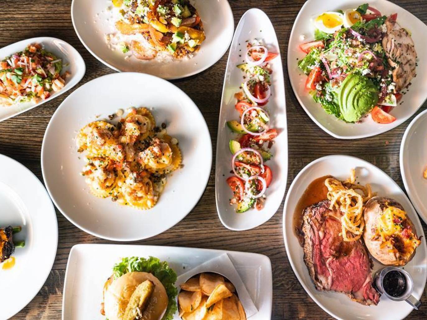 12 Best Restaurants in Niagara Falls For a Stunning Meal Out