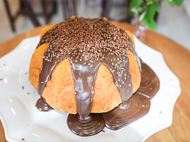 Bolo de cenoura com brigadeiro belga Bolo de cenoura com brigadeiro belga