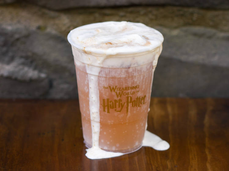 We hacked a Butterbeer float using the Wizarding World of Harry Potter’s new ice cream