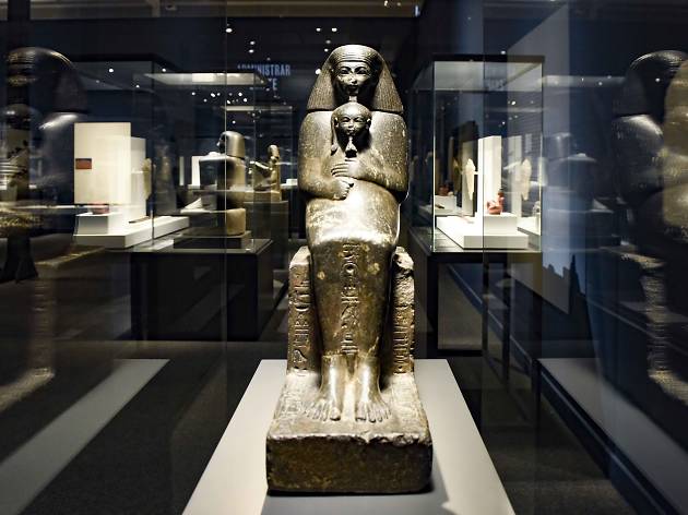 Estàtua del funcionari de la cort Senenmut amb la princesa Neferure.