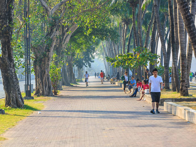 Manila Baywalk - Philippines Manila Baywalk - Philippines