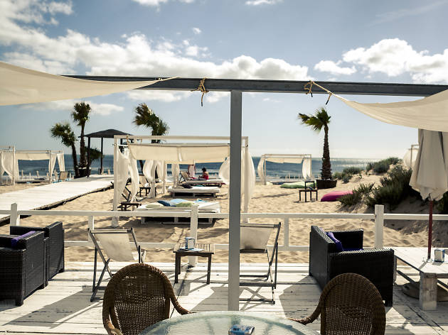 Praia de São João Kontiki, Praia de São João