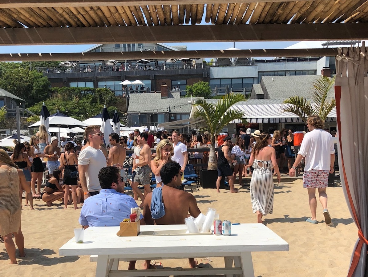 9 Best Montauk Bars to Party for the Summer