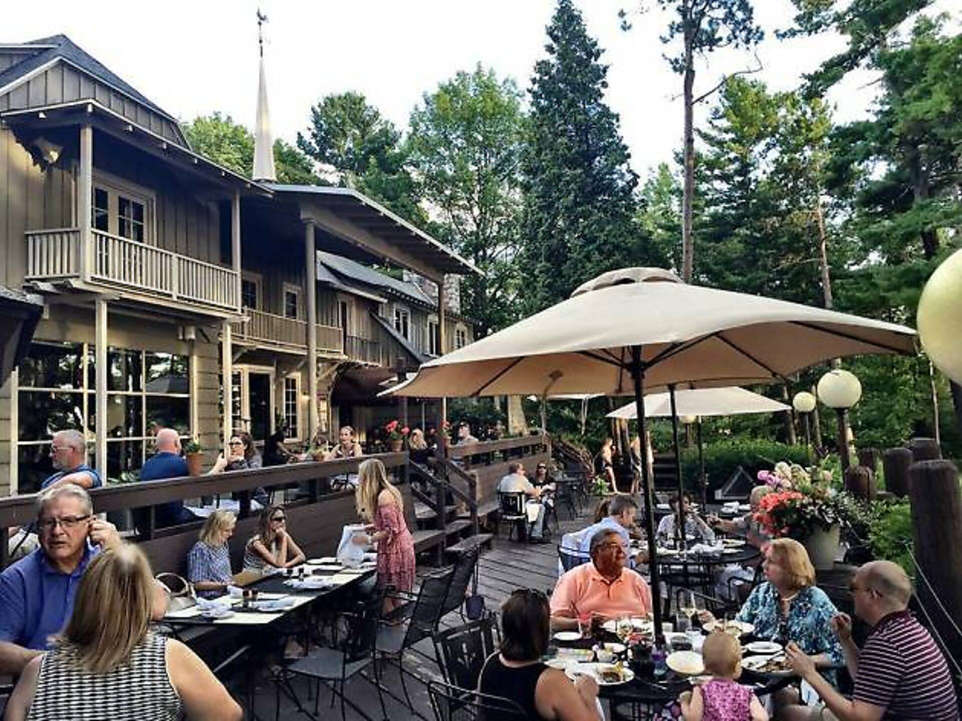 10 Best Restaurants in Traverse City for a Delicious Meal