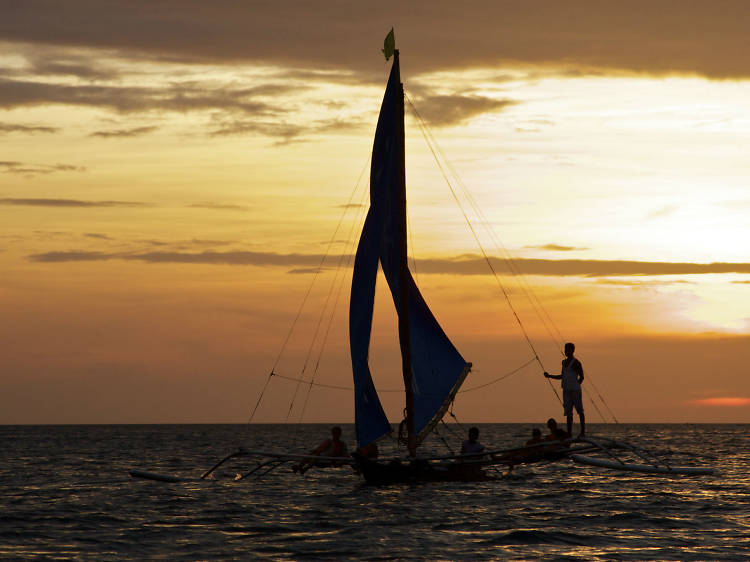 Sunset on a paraw boat