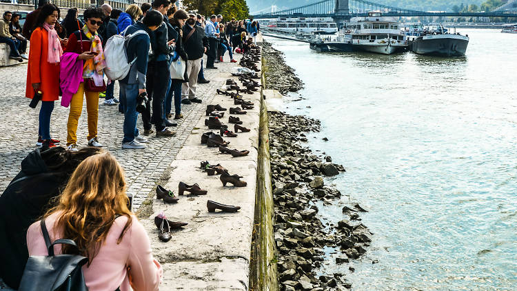 Visit the Shoes on the Danube Bank