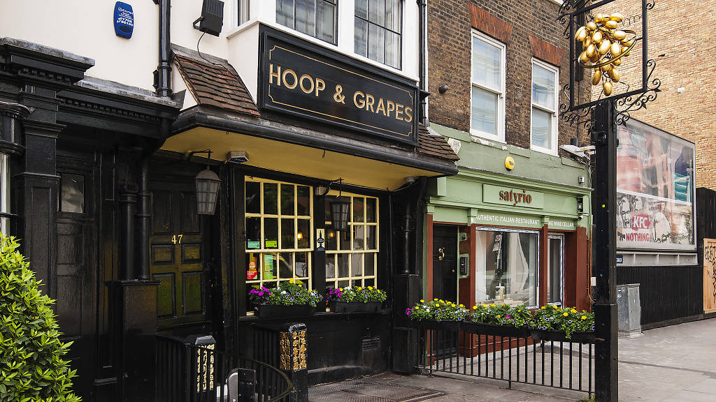 Hoop & Grapes Pub Aldgate | Bars and pubs in Aldgate, London