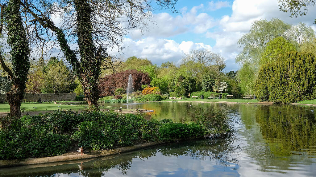 Pinner Memorial Park Attractions in Borough of Harrow, London