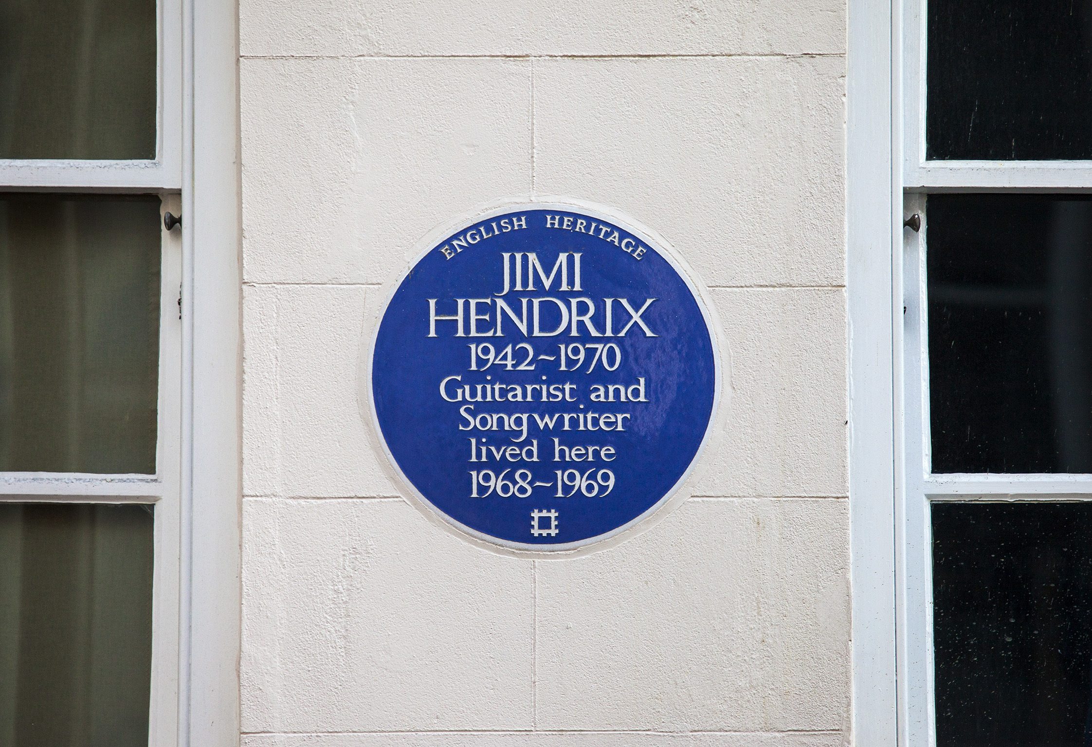 Blue Plaque: Jimi Hendrix | Attractions in Mayfair, London