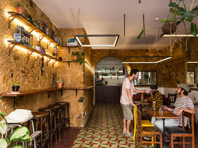 Palheta: o novo bar do Cais do Sodré combina copos, música e vontade de falar Palheta: o novo bar do Cais do Sodré combina copos, música e vontade de falar